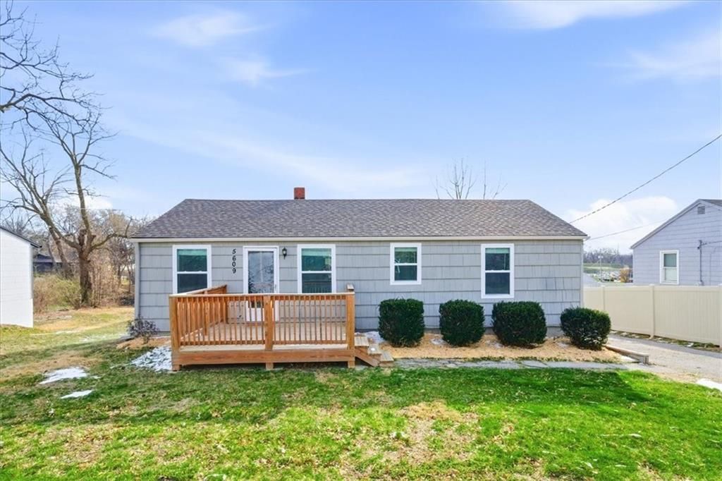 Photo of 5609 N Walnut Street, Kansas City, MO 64118 (MLS # 2607727)