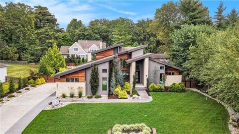 9421 Belinder Road Leawood KS 66206