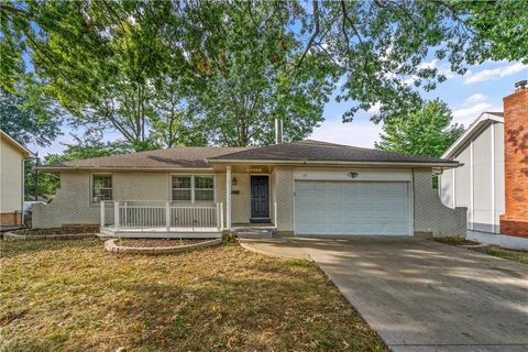 517 Stacey Drive, Belton, MO 64012 - #: 2575814