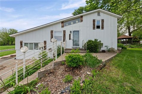 Photo of 2509 S 53rd Street, Kansas City, KS 66106 (MLS # 2617300)