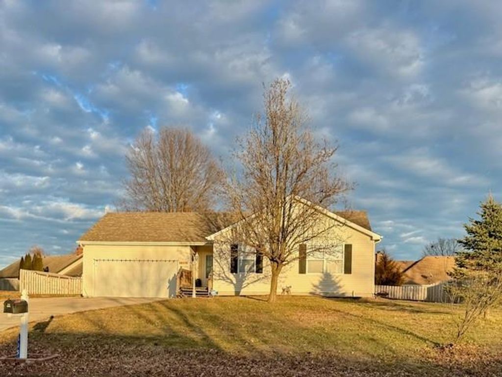 Photo of 605 E Concord Drive, Plattsburg, MO 64477 (MLS # 2598523)