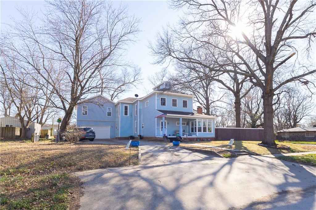 Photo of 703 E 4th Street, Cherryvale, KS 67335 (MLS # 2608263)