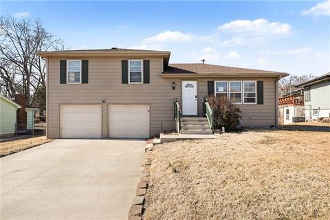 8704 Kentucky Avenue, Raytown, MO 64138 - MLS#: 2600959