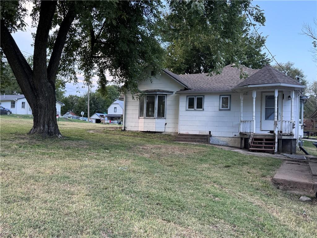 Photo of 202 N Osage Street, Nortonville, KS 66060 (MLS # 2643318)