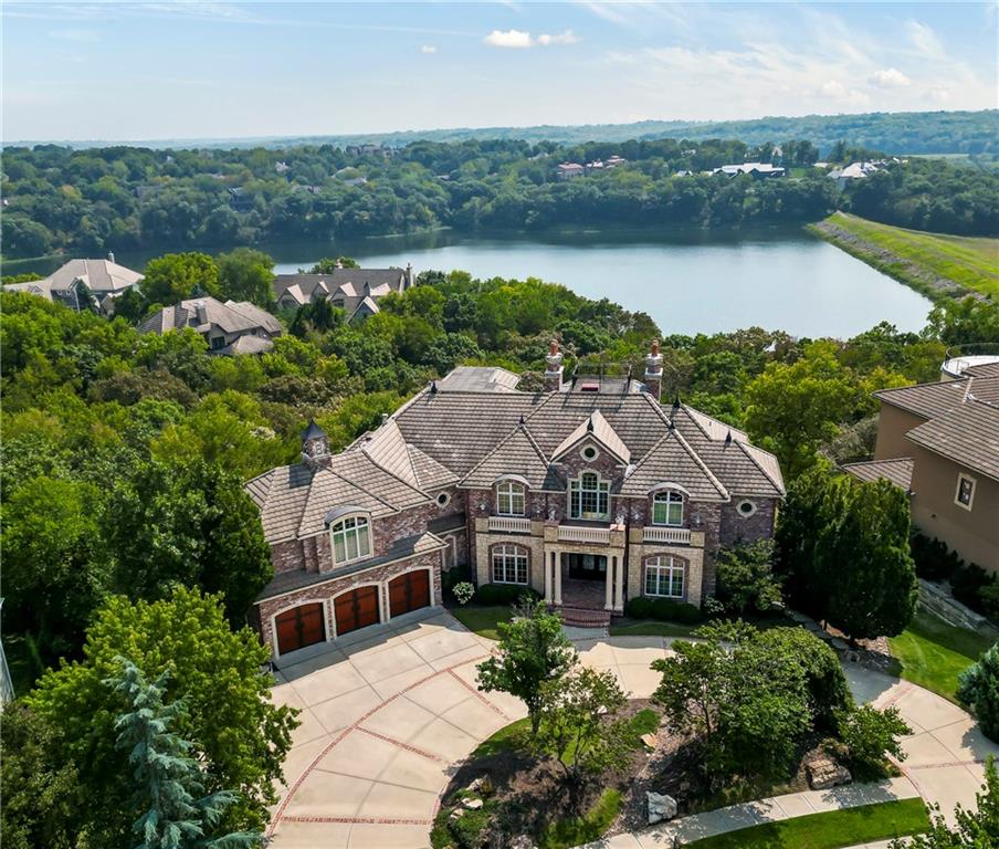 27596 W Highland Circle