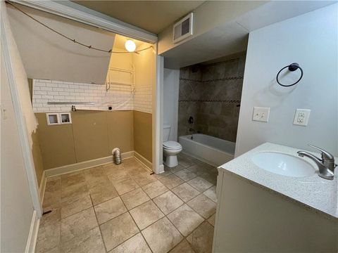 Tiny photo for 212 Jackson Avenue, Liberty, MO 64068 (MLS # 2623222)