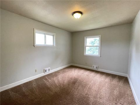Tiny photo for 212 Jackson Avenue, Liberty, MO 64068 (MLS # 2623222)