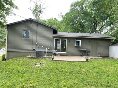 Tiny photo for 212 Jackson Avenue, Liberty, MO 64068 (MLS # 2623222)