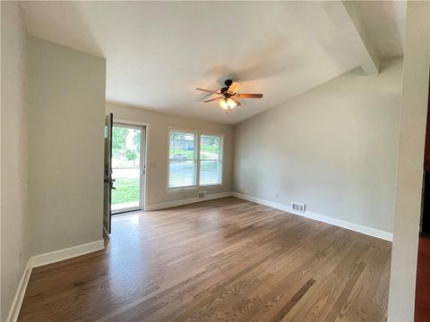 Tiny photo for 212 Jackson Avenue, Liberty, MO 64068 (MLS # 2623222)