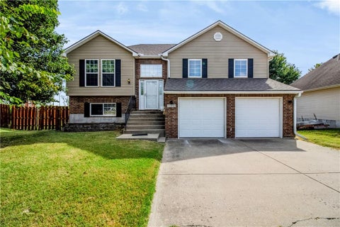 Photo of 1309 Cloverleaf Court, Warrensburg, MO 64093 (MLS # 2635770)