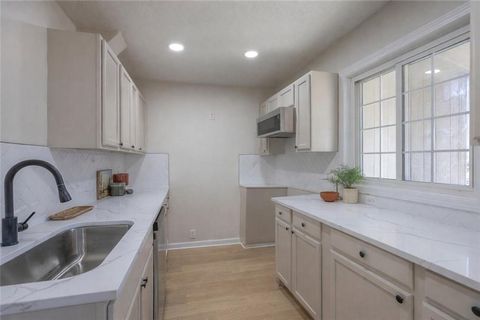 Tiny photo for 619 N Gallatin Street, Liberty, MO 64068 (MLS # 2601313)