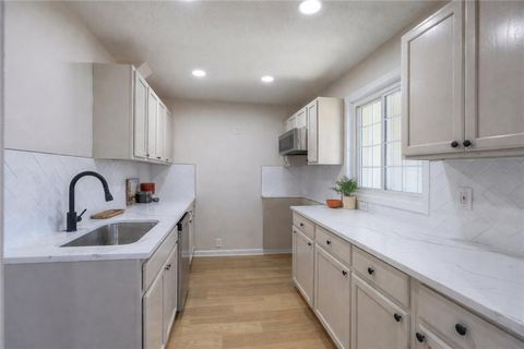 Tiny photo for 619 N Gallatin Street, Liberty, MO 64068 (MLS # 2601313)