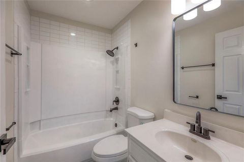 Tiny photo for 619 N Gallatin Street, Liberty, MO 64068 (MLS # 2601313)