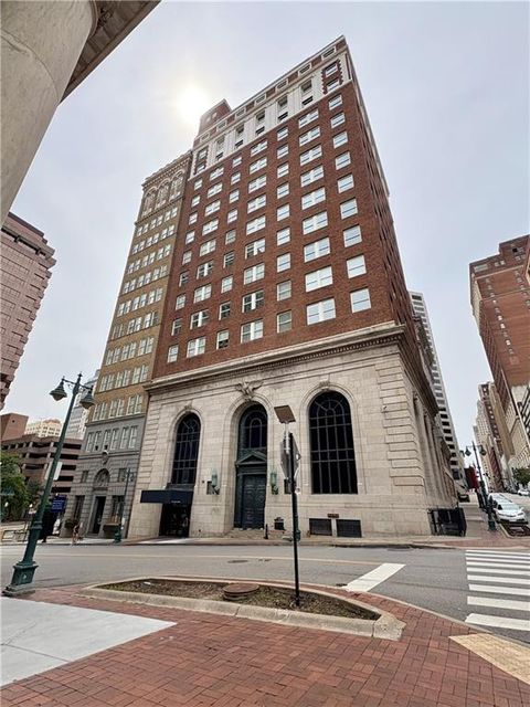 21 W 10th Street 4C Kansas City MO 64105