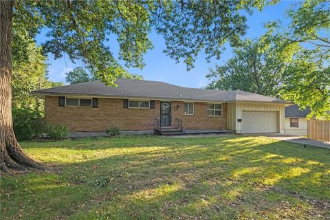 8819 E 61st Street, Raytown, MO 64133 - #: 2576239