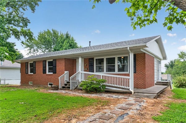 102 E HOSPITAL RD, EL DORADO SPRINGS, MO 64744 - Image 42e500f6dd42c8251c1bf2284a5097cb/821774456