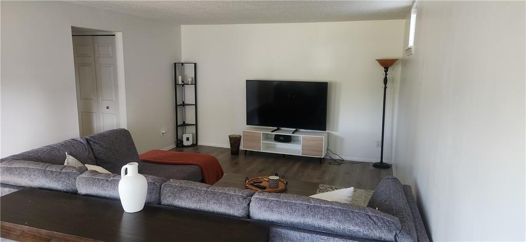 8528 W 85th Street