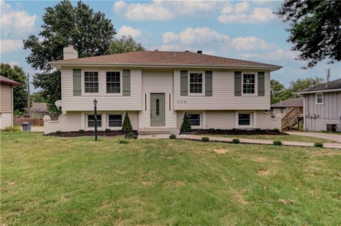 305 Sharon Drive, Lee\'s Summit, MO 64063 - #: 2641706
