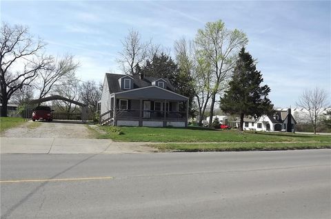 403 lOCUST Street, Harrisonville, MO 64701 - #: 2613160