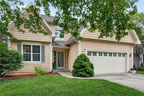 8442 Lakeview Avenue, Lenexa, KS 66219 - MLS#: 2612490
