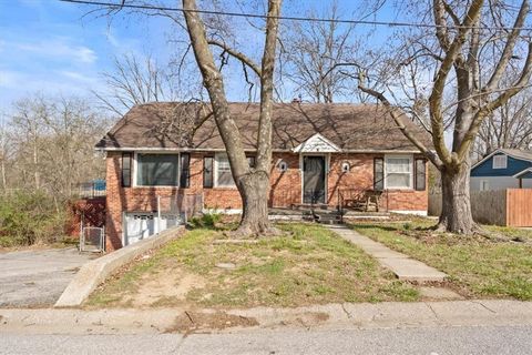 14 E Whittier Street, Kansas City, MO 64119 - #: 2597579