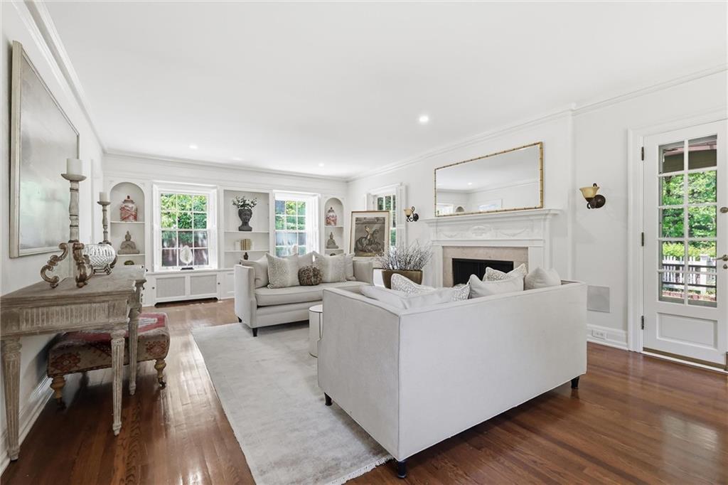 1217 W 58th Street