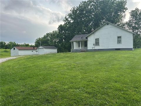 Photo of 724 S Whitmer Street, Richmond, MO 64085 (MLS # 2620981)