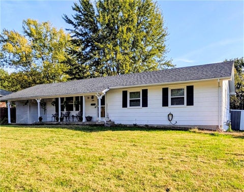 Photo of 2205 Quail Street, Harrisonville, MO 64701 (MLS # 2648715)