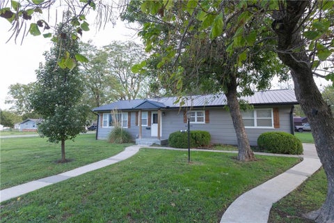 Photo of 401 N 4th Street, Humboldt, KS 66748 (MLS # 2645936)