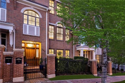 202 W 50th Street Kansas City MO 64112