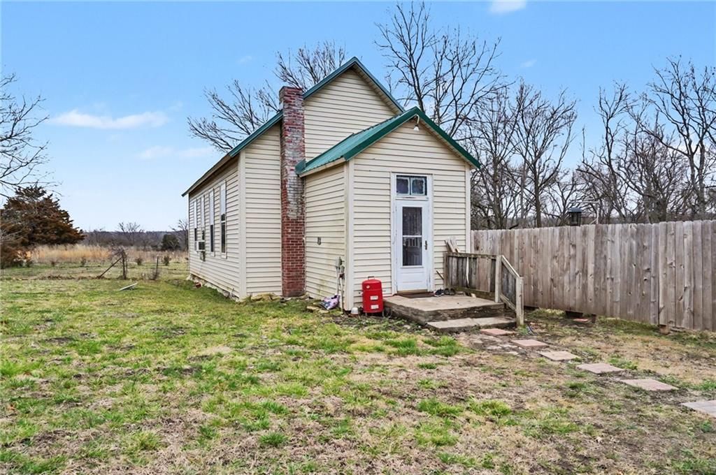 Photo of 286 Labette Road, Quenemo, KS 66528 (MLS # 2605715)