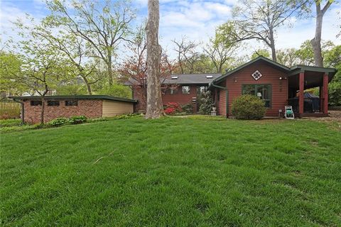 8728 Meadow Lane Leawood KS 66206