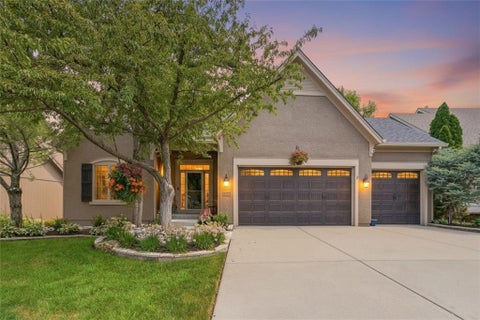 Photo of 16025 Eby Street, Overland Park, KS 66085 (MLS # 2635695)