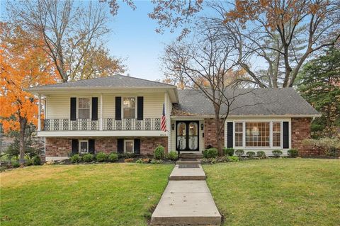 Photo of 4825 W 81st Street, Prairie Village, KS 66208 (MLS # 2587395)