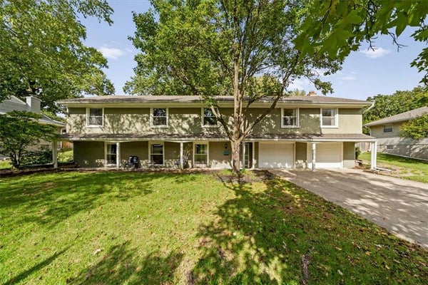 912 W 98TH ST, KANSAS CITY, MO 64114 - Image 43de39c19fb611b8e19fc92d7915f111/3056148479