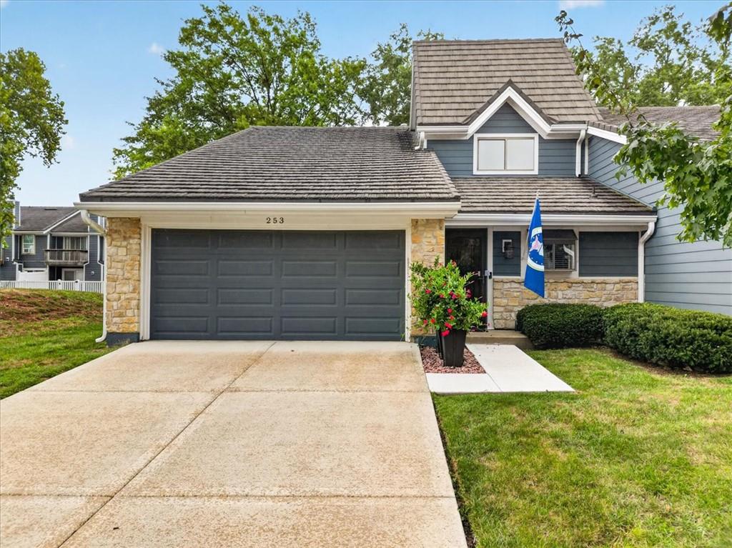 253 NE Edgewater Drive