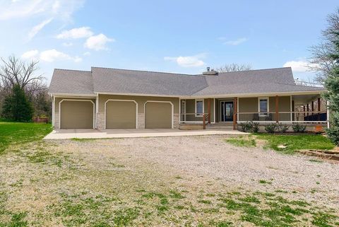 Photo of 28655 W 223rd Street, Spring Hill, KS 66083 (MLS # 2617781)
