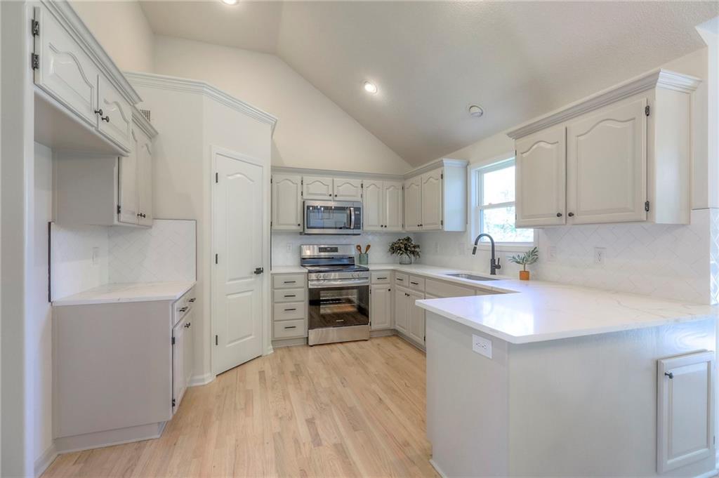 1102 Manse Drive