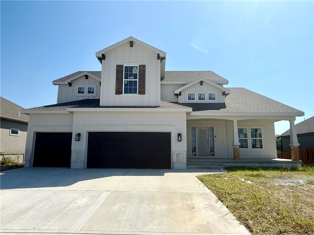 Photo of 1039 Fir Lane, Liberty, MO 64068 (MLS # 2612386)
