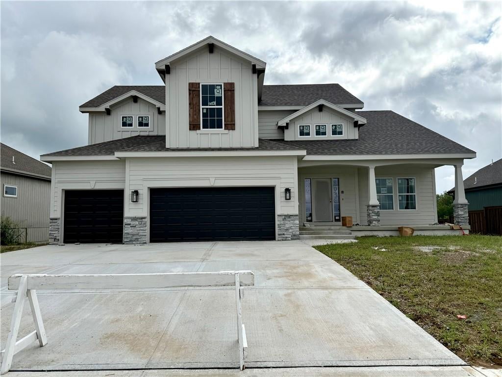 Photo of 1039 Fir Lane, Liberty, MO 64068 (MLS # 2612386)