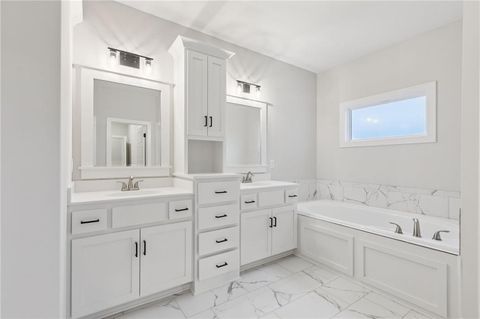 Tiny photo for 1039 Fir Lane, Liberty, MO 64068 (MLS # 2612386)