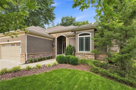 Photo of 6816 Longview Street, Shawnee, KS 66218 (MLS # 2639023)