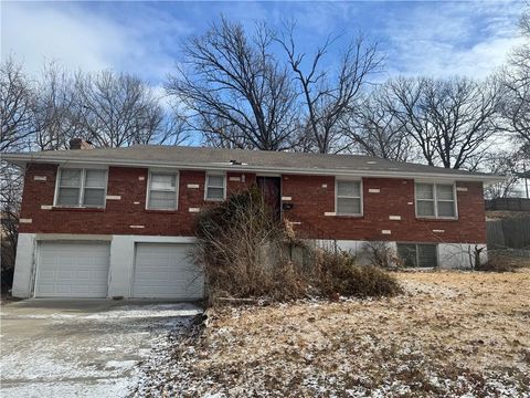 6711 N Broadway Street Kansas City MO 64118