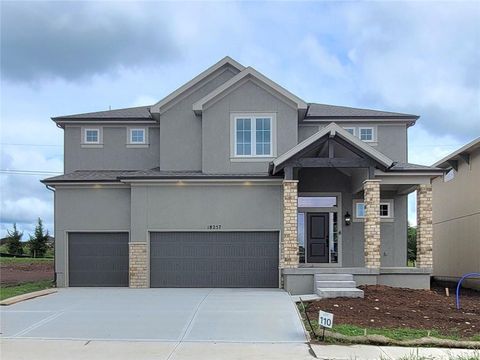 Photo of 18257 Earnshaw Street, Overland Park, KS 66013 (MLS # 2622358)