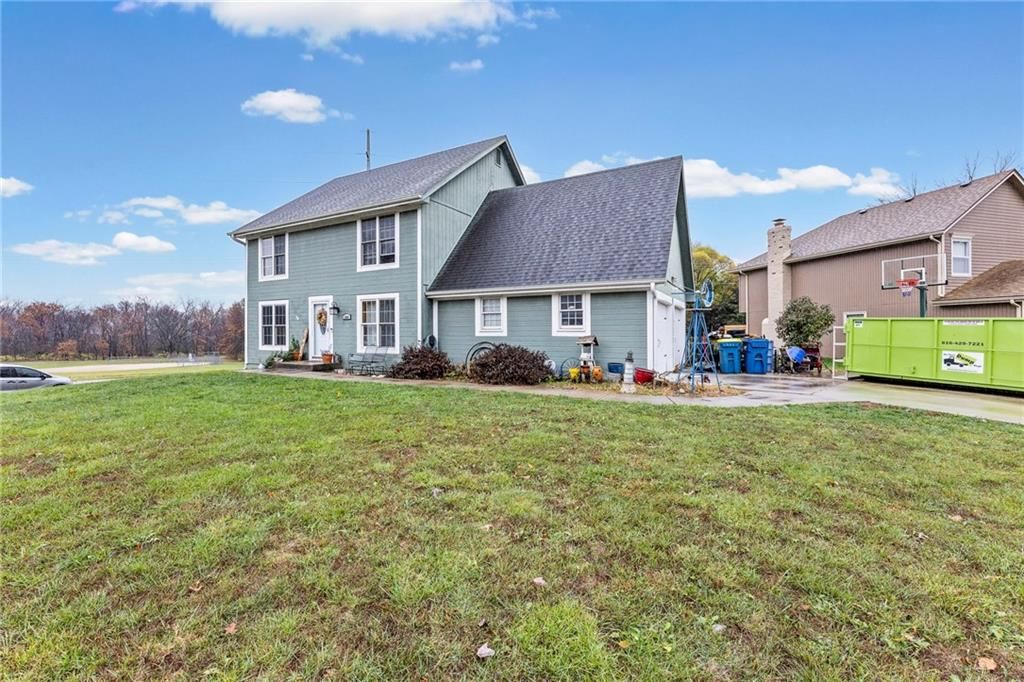 Photo of 1601 Dunwich Drive, Liberty, MO 64068 (MLS # 2587879)