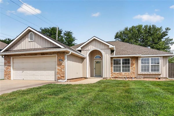 1116 GRANADA DR, RAYMORE, MO 64083 - Image 44d26e5be4e5b20bc6f0309979fa2d58/1696672969