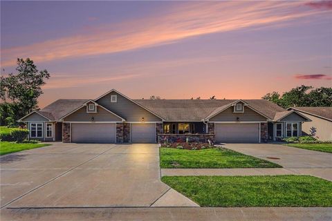 Photo of 15621 Landauer Street, Basehor, KS 66007 (MLS # 2620697)