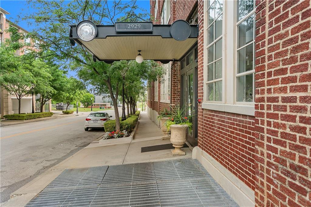 2929 McGee Street 409