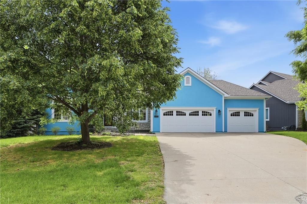Photo of 1140 Waverly Drive, Lawrence, KS 66049 (MLS # 2618969)
