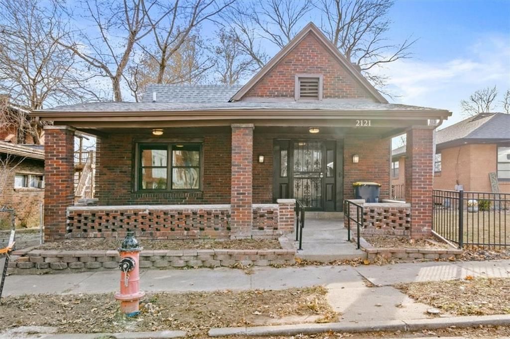 Photo of 2121 Elma Street, Kansas City, MO 64124 (MLS # 2592588)